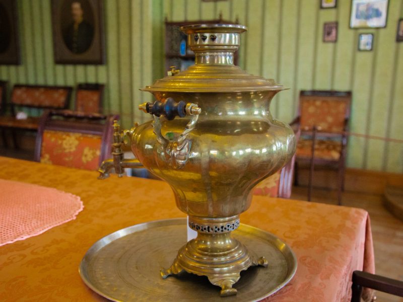 Samovar russo